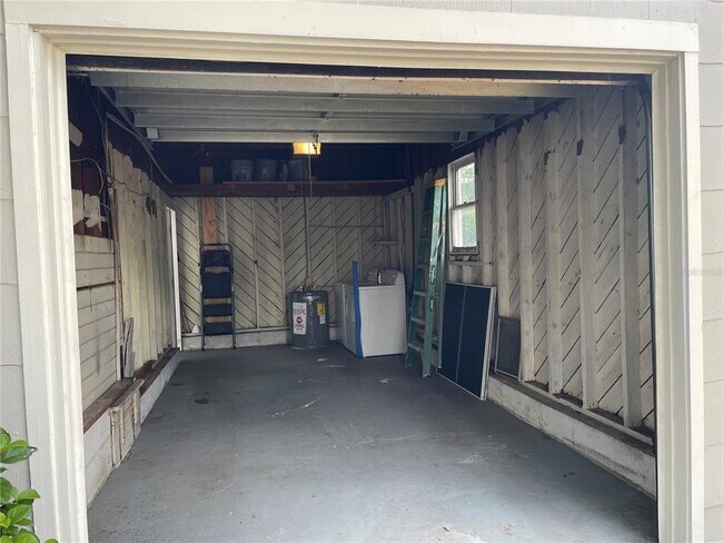 Building Photo - 303 S Audubon Ave