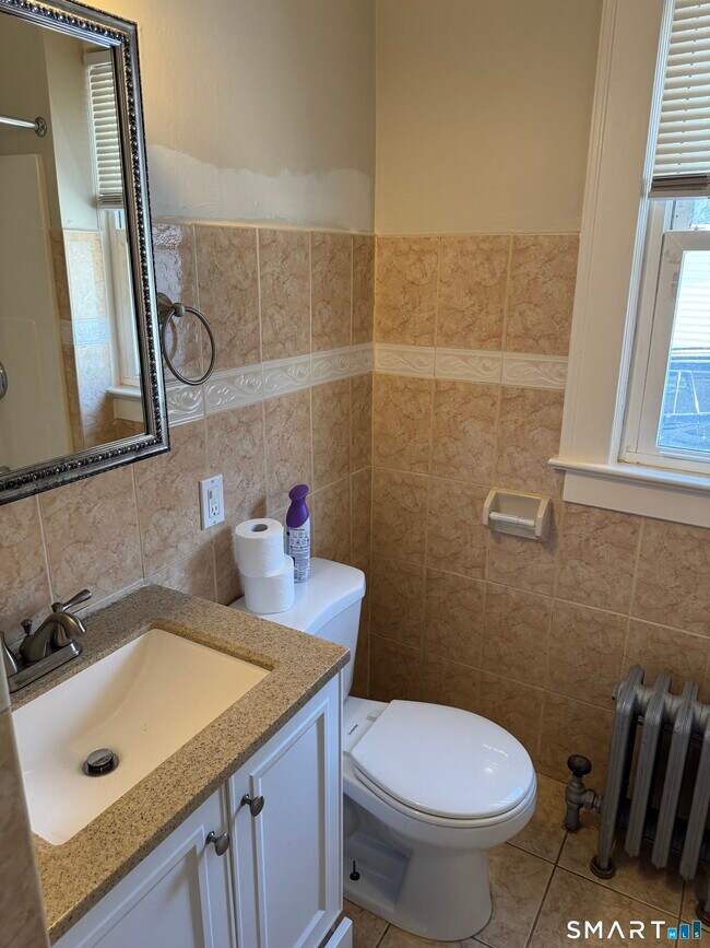 Building Photo - 46 Denison Ave