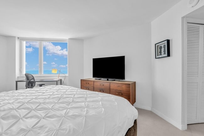 Building Photo - 550 S Ocean Blvd