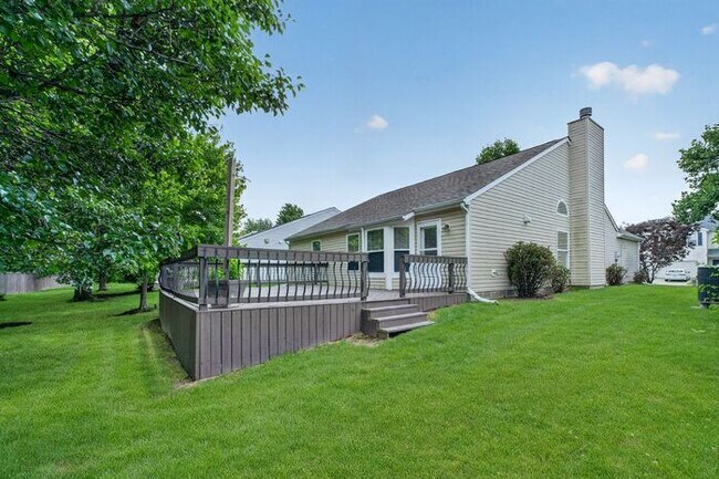 Building Photo - Walk to Parks, Trails & Local Attractions in Prime Fishers Location