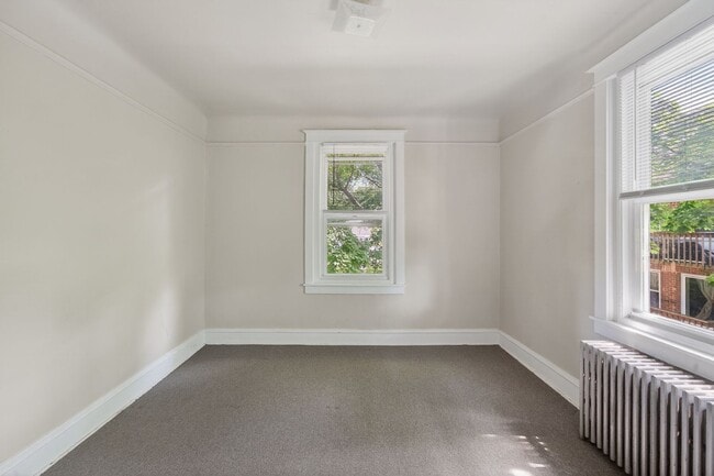 Building Photo - 332 W Washington St