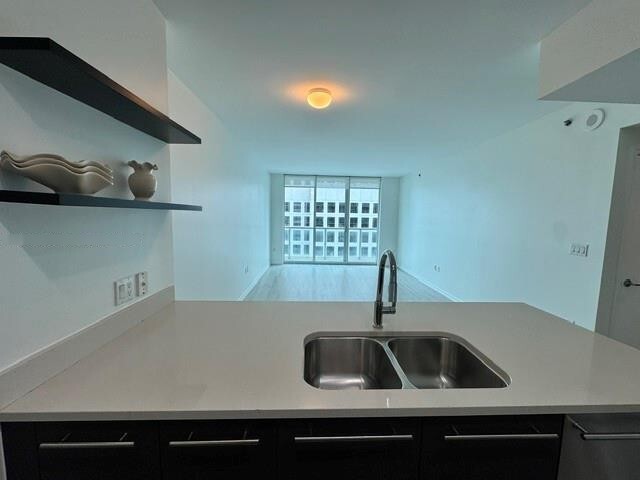 Building Photo - 500 Brickell Ave