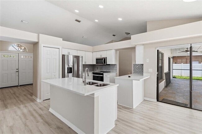 Building Photo - 2110 Laindale Pl
