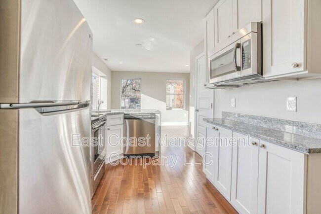 Building Photo - 1623 E Baltimore St