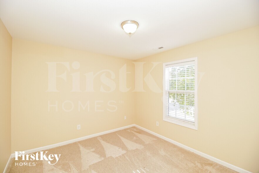 Building Photo - 19004 Long Pond Ln