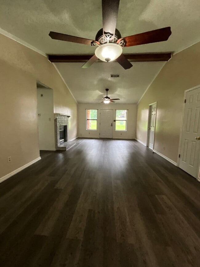 Building Photo - 106 Burnley Dr