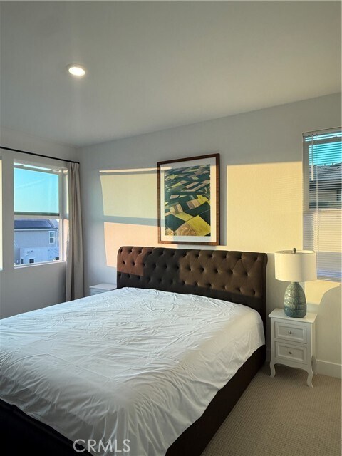 Building Photo - 422 Clipper