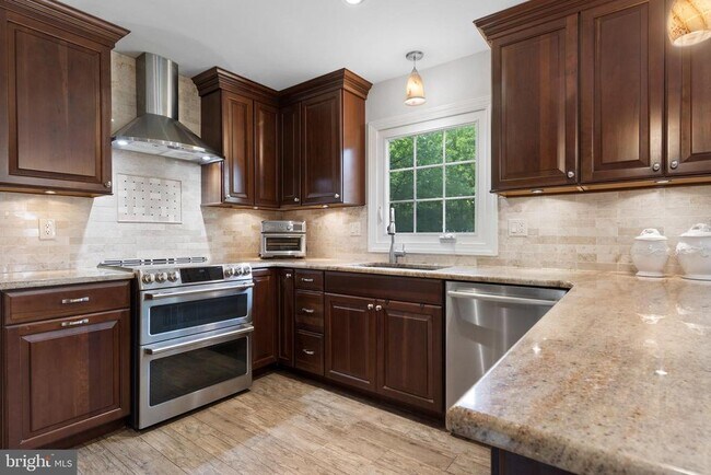 Building Photo - 1099 Armstrong Ct