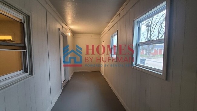Building Photo - Effiency Unit | Move In Ready