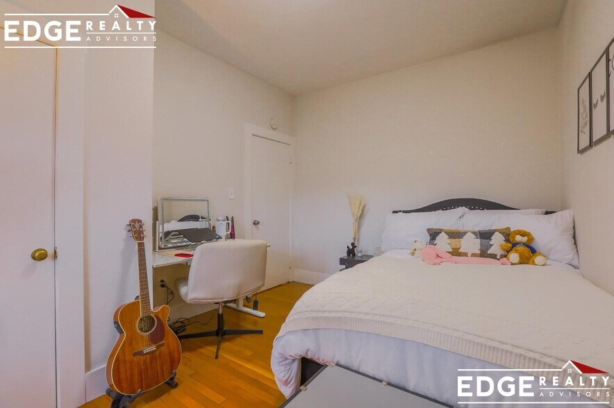 Building Photo - 11 Gorham St