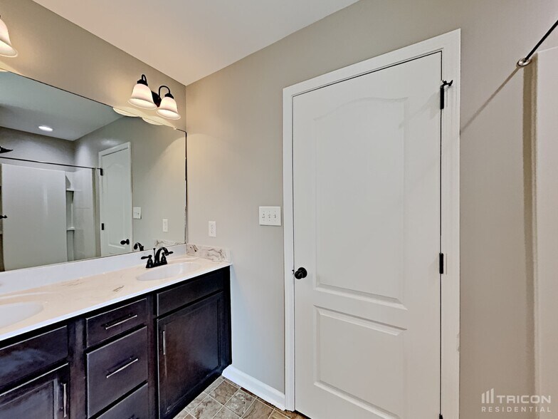 Building Photo - 1003 Orchard Hills Dr
