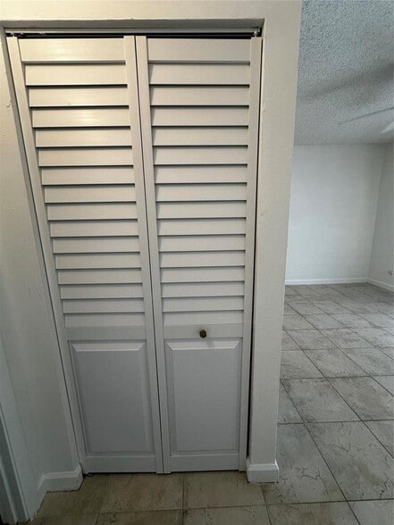 Building Photo - 820 Cypress Park Way