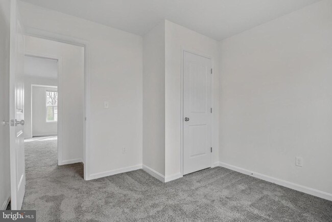 Building Photo - 2801 Pinewood Ln