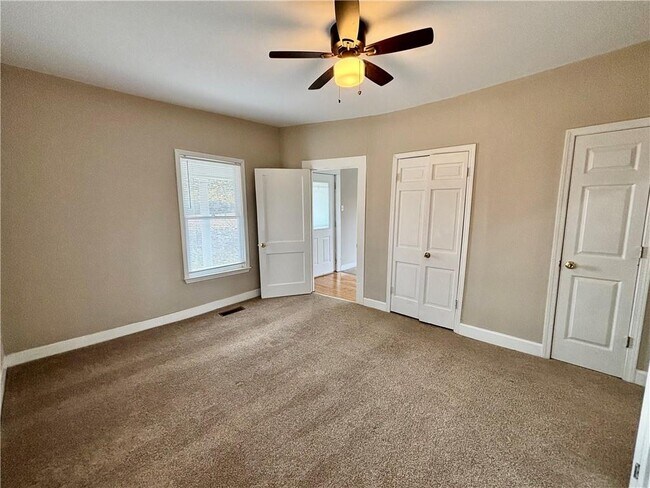 Building Photo - 3302 N Bogan Rd NE