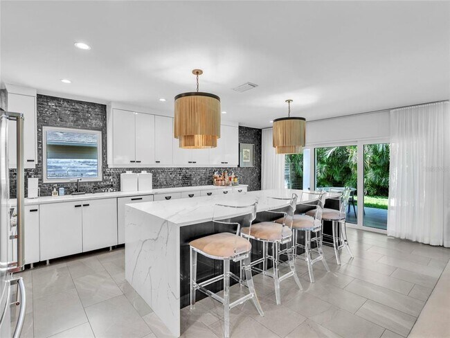 Building Photo - 4021 21st Ave N