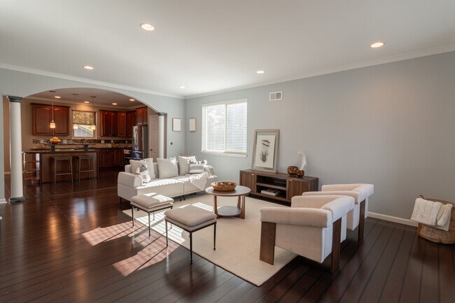 Building Photo - 3334 Cummings Ave