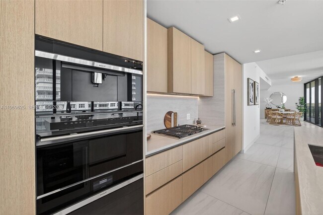 Building Photo - 900 N Ocean Blvd