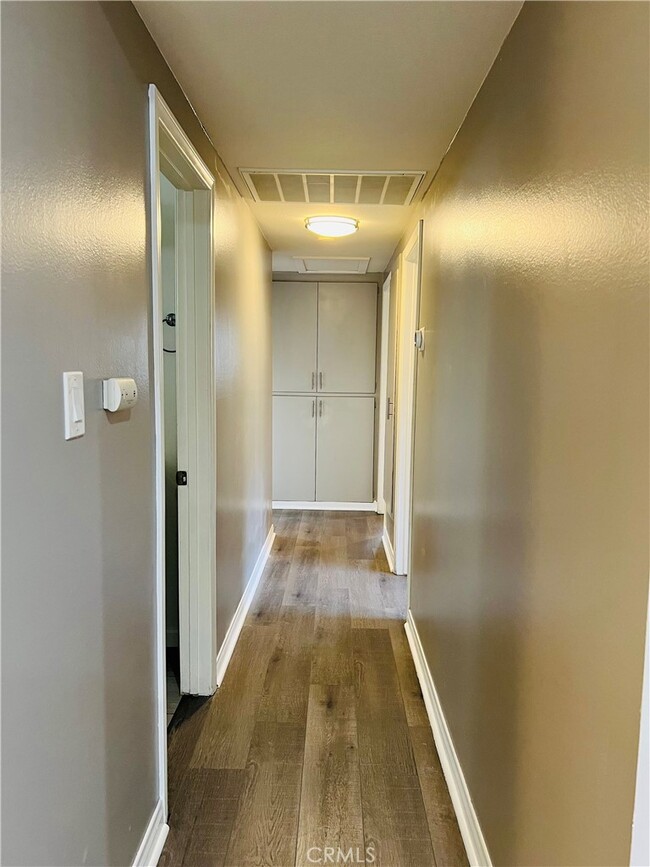 Building Photo - 824 N San Diego Ave