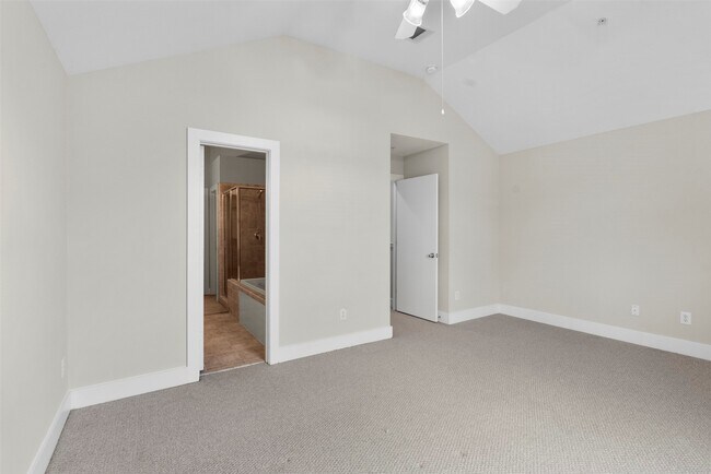 Building Photo - 8715 Meadowcroft Dr