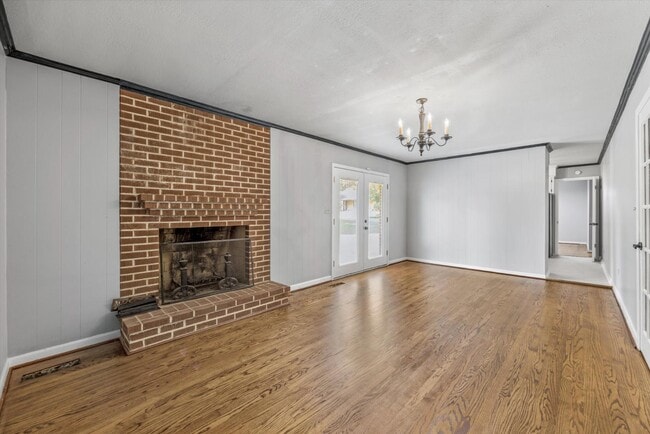 Building Photo - 600 Gale Ln