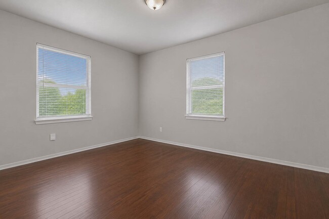 Building Photo - 7217 Parker Rd