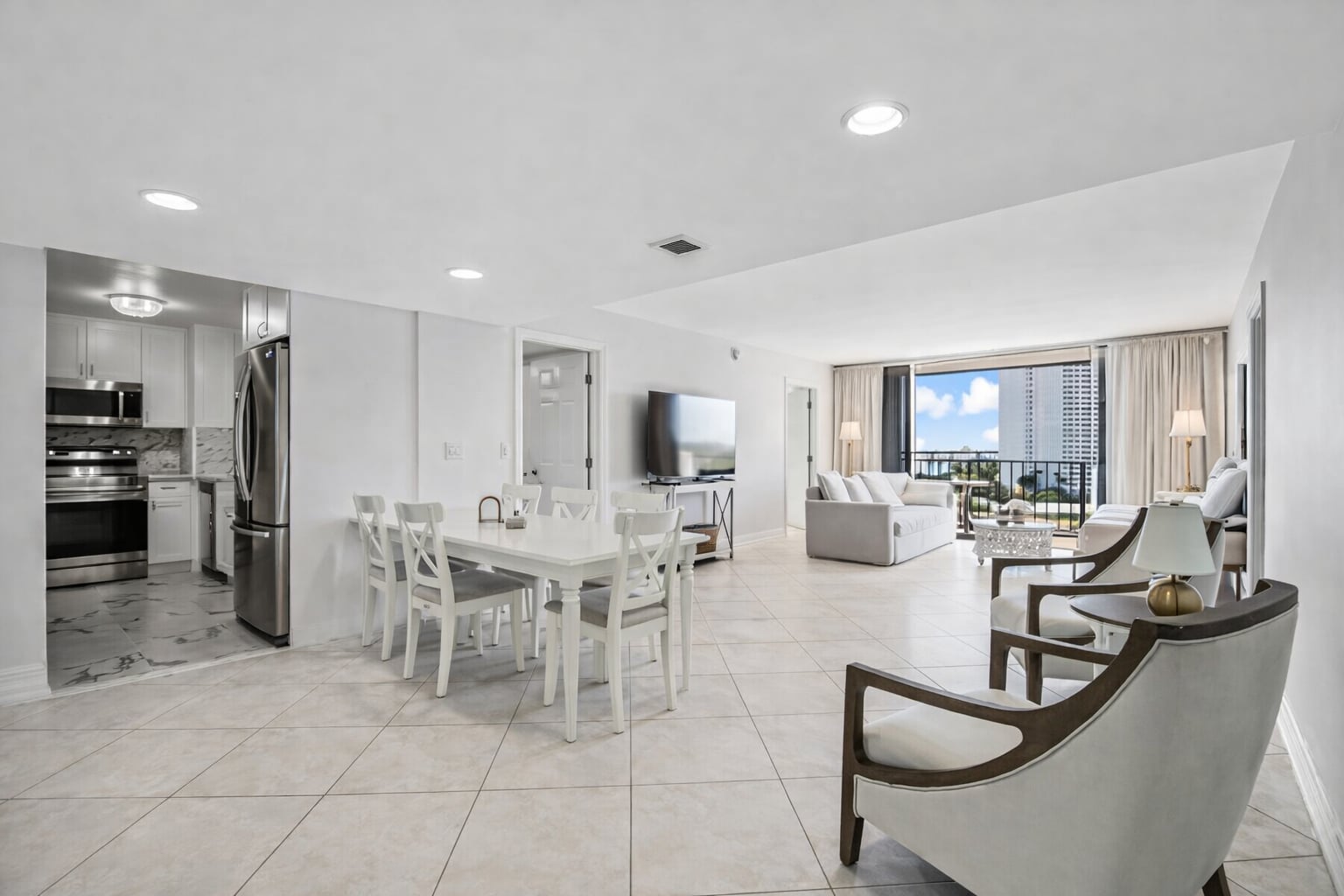 Building Photo - 5600 N Flagler Dr