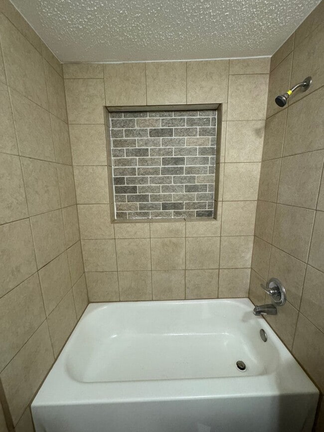 Building Photo - 5633 Highland Ave