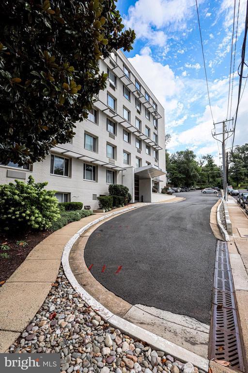 Building Photo - 1730 Arlington Blvd