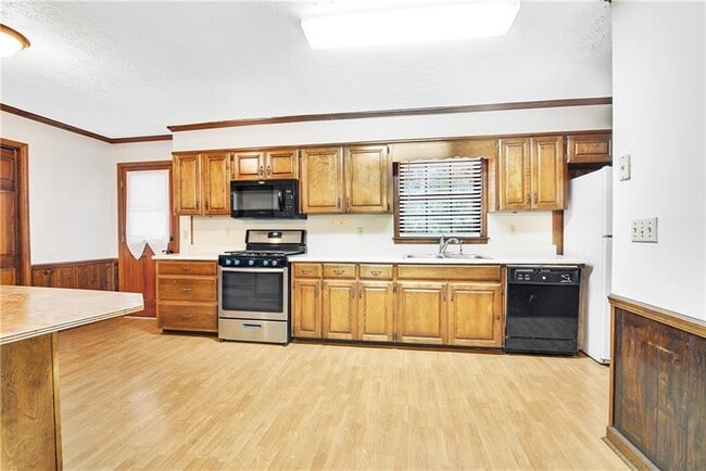 Building Photo - 2408 Pinkney Dr