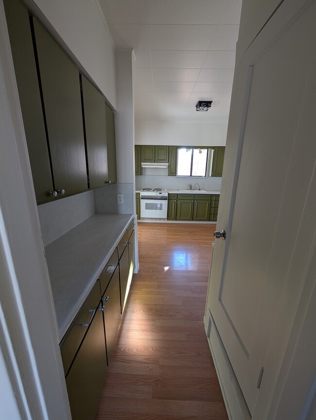 Building Photo - 225 N Main St