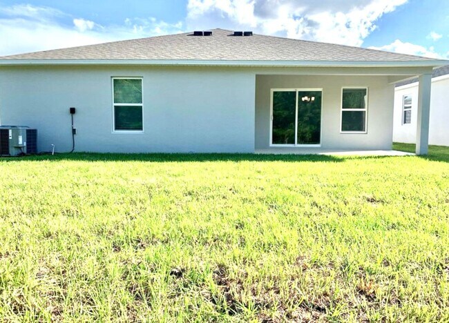 Building Photo - Beautiful 4 Bed 2 Bath Charmer For Rent!