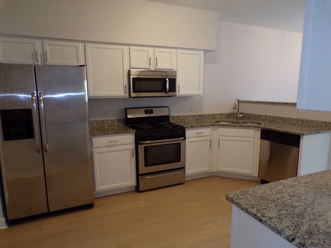 Building Photo - 3364 Blue Ridge Dr