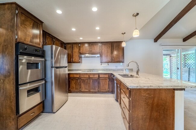 Building Photo - North Yuba City 3 bd 2 bath Home