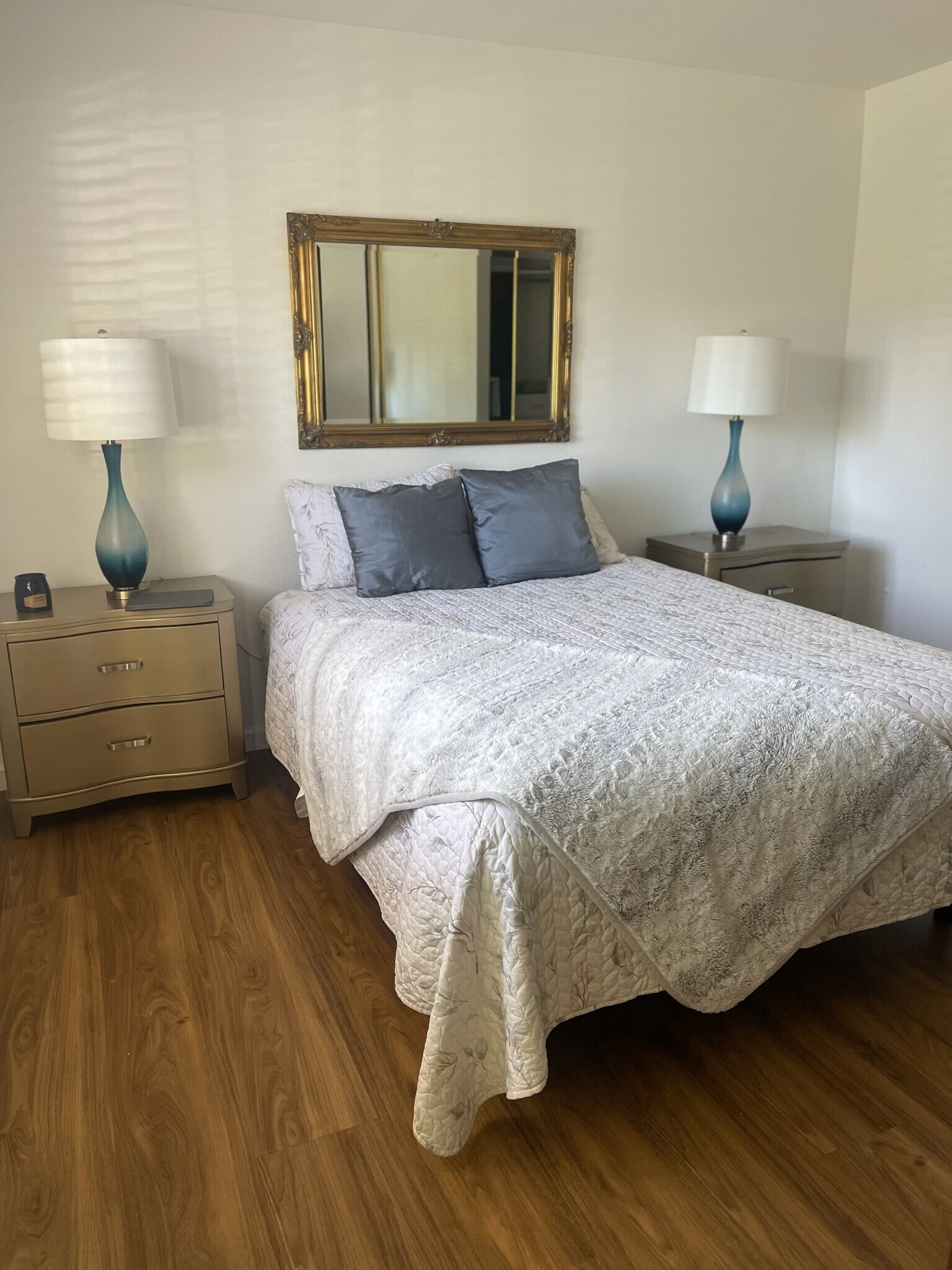 Luxury- Adjustable Queen - 4495 Caminito Cuarzo