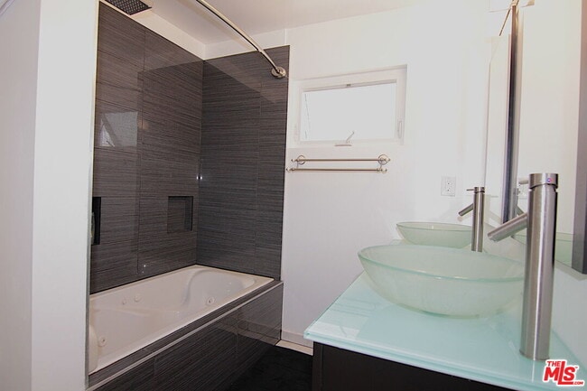 Building Photo - 8111 Westlawn Ave