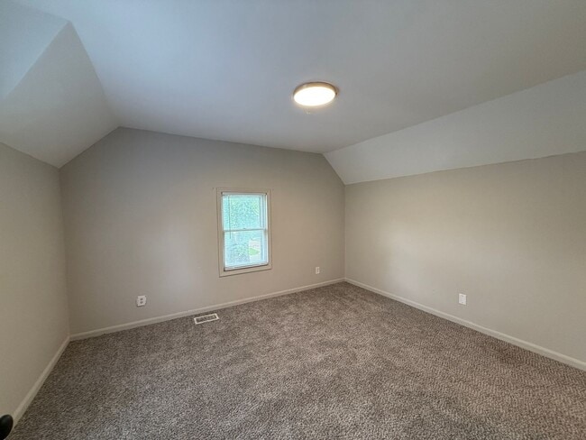 Building Photo - 3 Bed 2 Bath House