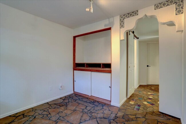 Building Photo - Welcome to Your Boulder Oasis at Hickok Place