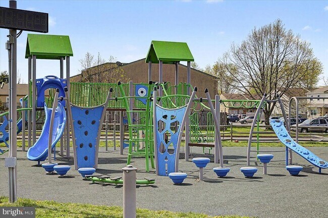 Building Photo - 2282 Suzann Dr