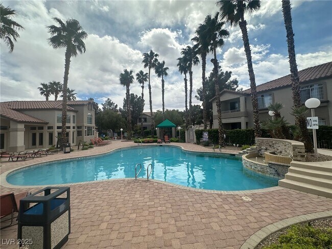 Building Photo - 75 N Valle Verde Dr