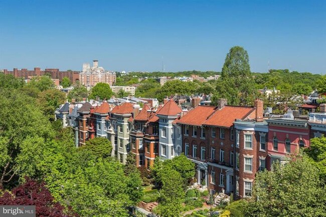 Building Photo - 1900 Biltmore St NW