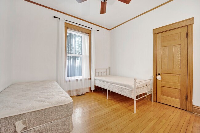 Building Photo - 3135 N Clifton Ave