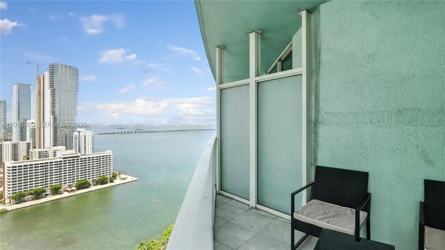 Building Photo - 1900 N Bayshore Dr