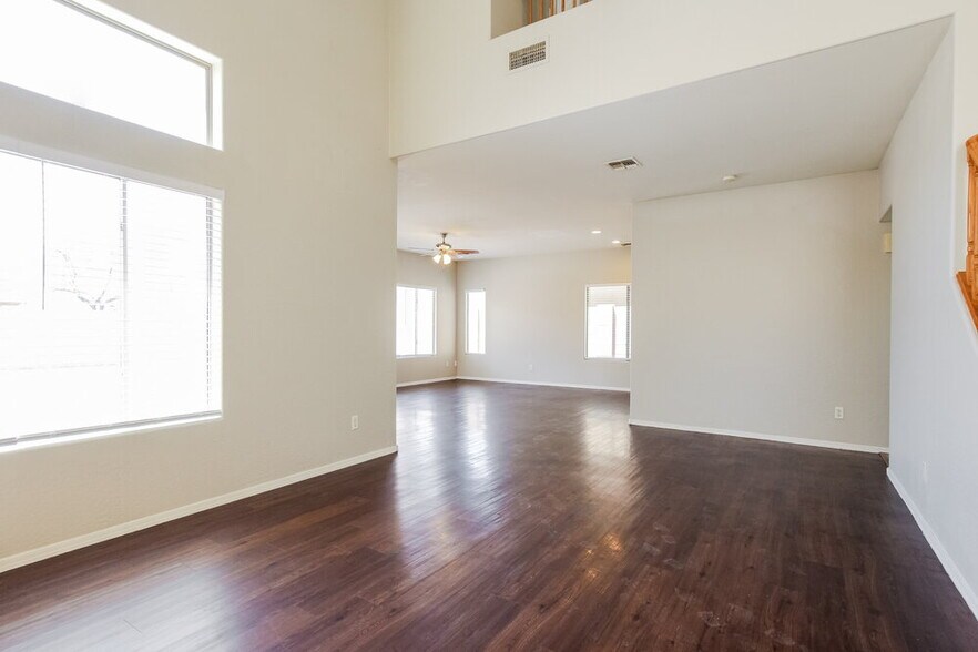 Building Photo - 9021 W Whyman Ave