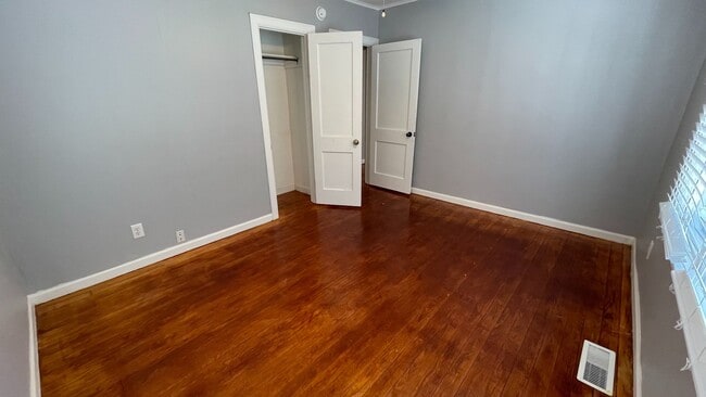 Building Photo - 2 Bedroom 1 Bath House