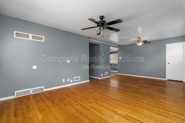 Building Photo - 135 Dundee Cir