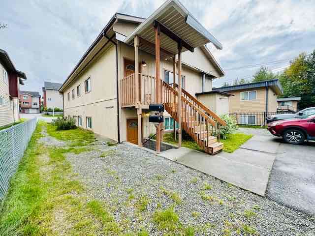 Building Photo - 227 E 12th Ave