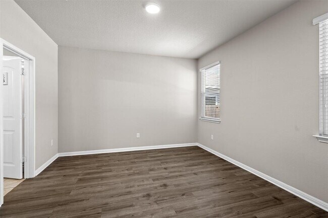 Building Photo - 13809 Harrisglenn Dr