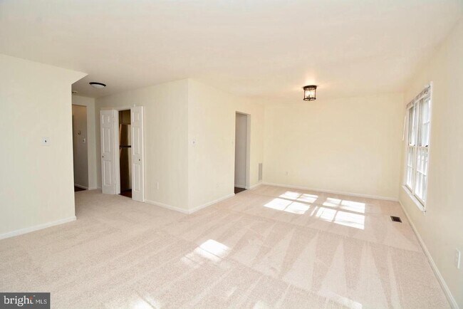 Building Photo - 7378 Jiri Woods Ct