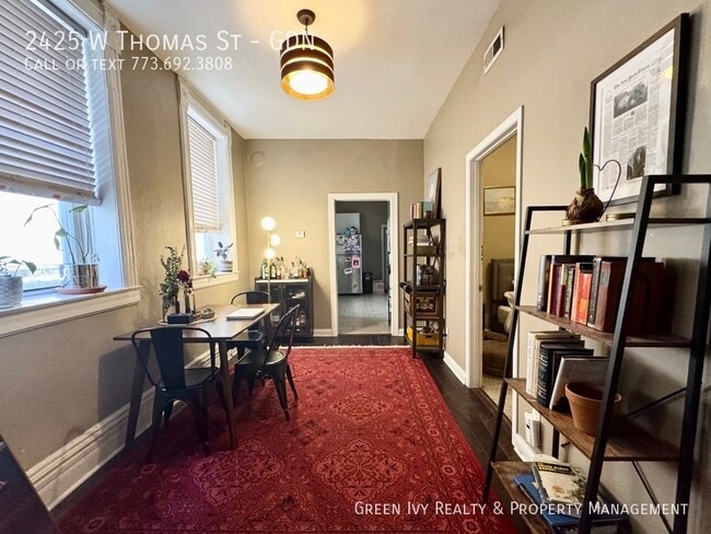 Building Photo - 2425 W Thomas St