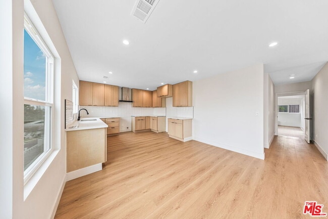 Building Photo - 5455 Harcross Dr